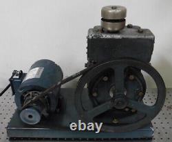 G179792 Welch Duo-Seal 1405 Rotary Vane Vacuum Pump with Franklin 1/3HP Motor